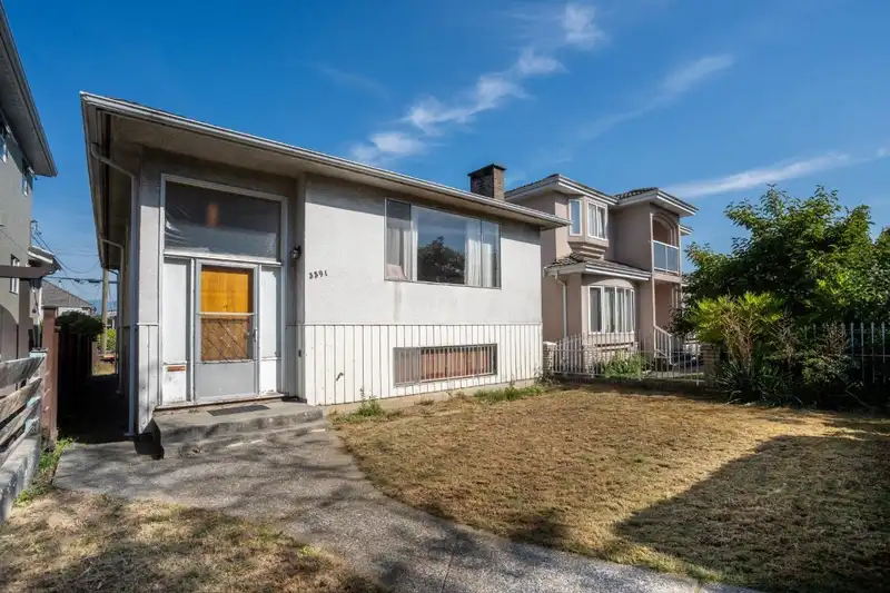3391 E 25TH AVENUE - photo 4 of 36