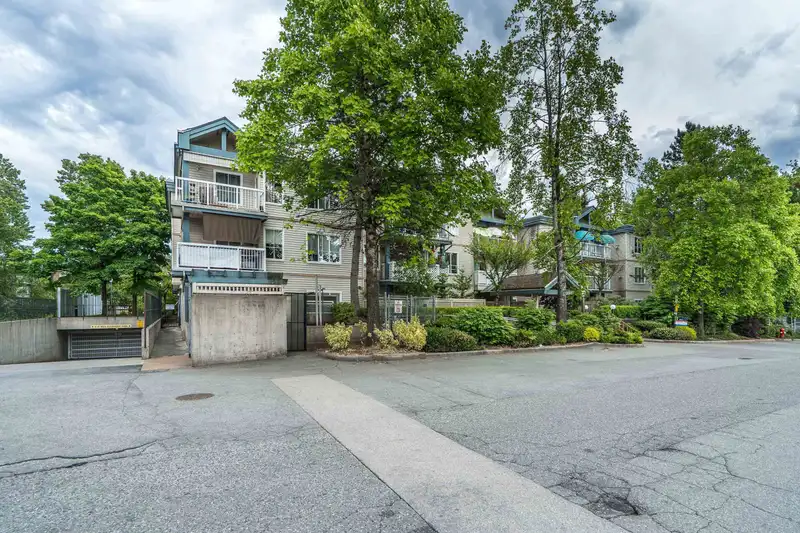 104 10668 138 STREET - photo 2 of 26