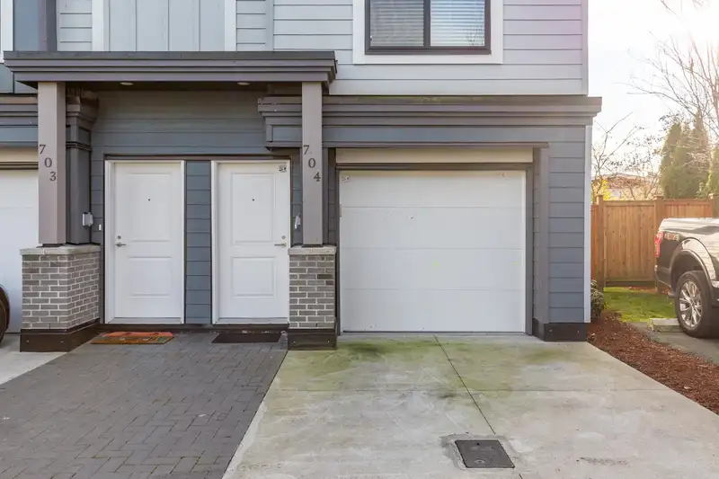 704 2267 MCKENZIE ROAD - photo 4 of 40