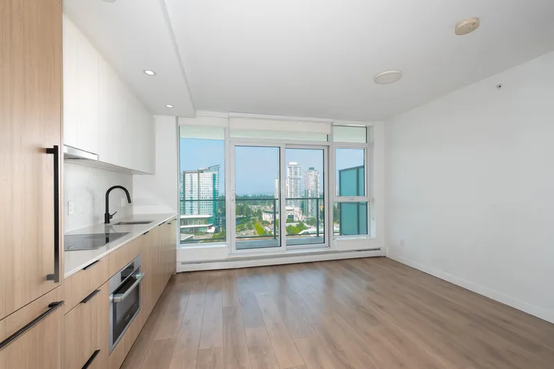 2509 13685 102 AVENUE - photo 2 of 25