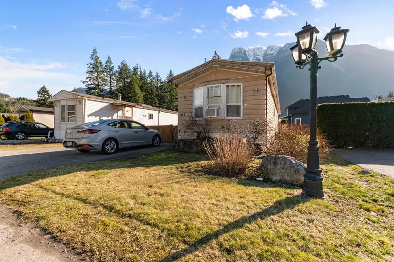 107 65367 KAWKAWA LAKE ROAD - photo 2 of 25