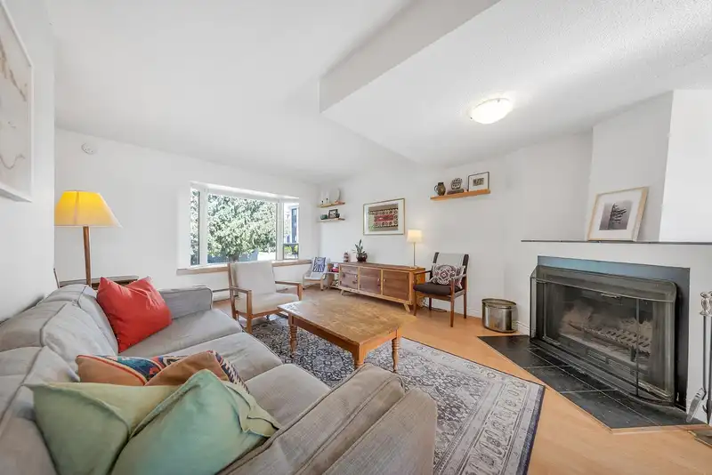163 W 20TH STREET - photo 2 of 30