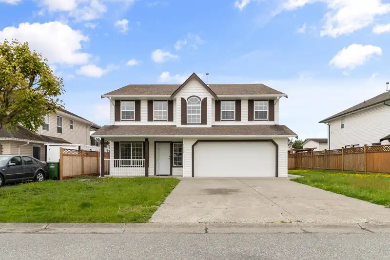 34660 6TH AVENUE - photo 1 of 40