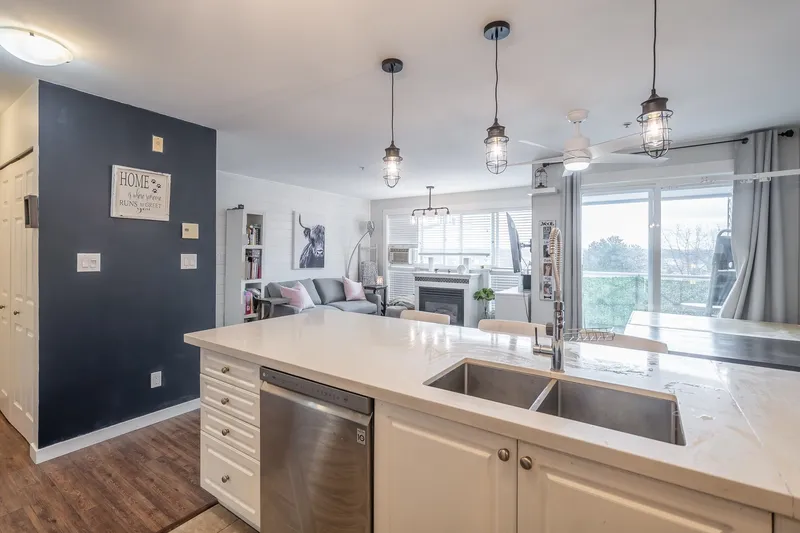 408 6390 196 STREET - photo 4 of 23