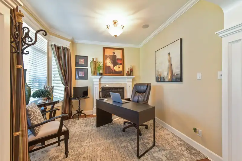 14876 34 AVENUE - photo 4 of 32