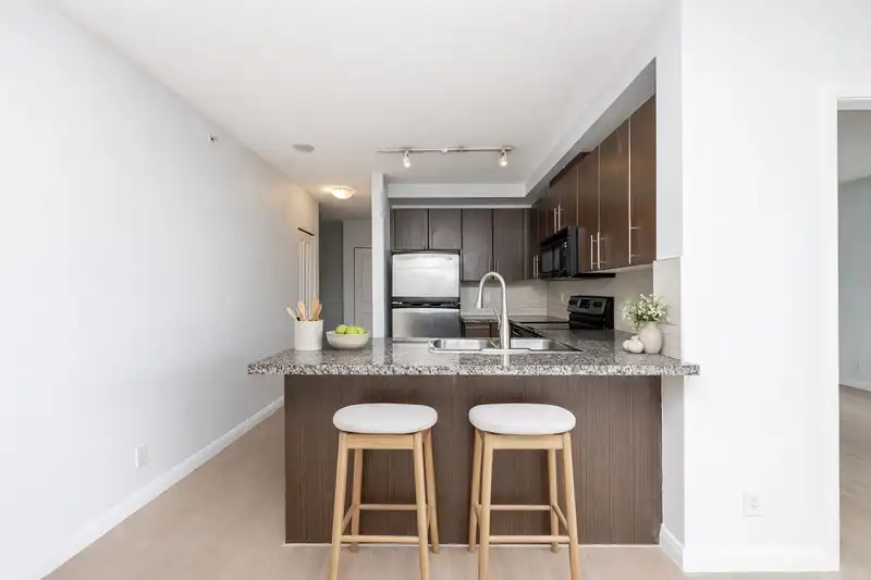 1008 898 CARNARVON STREET - photo 3 of 36