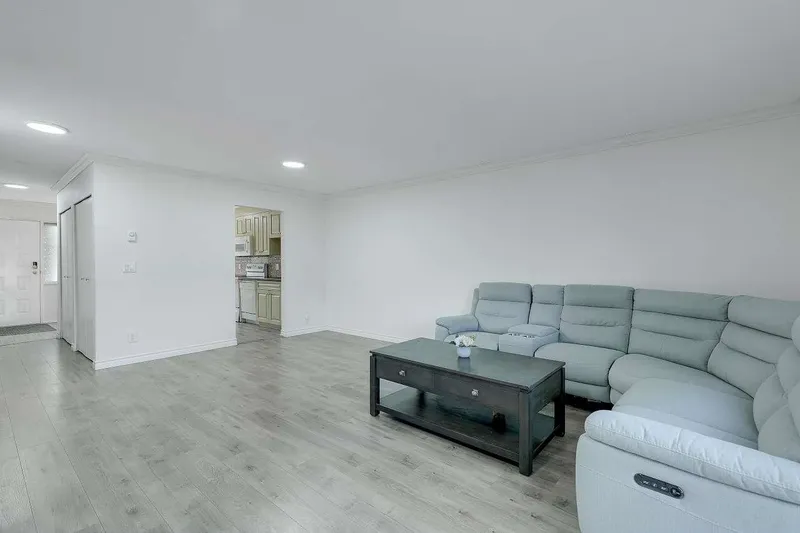 252 9452 PRINCE CHARLES BOULEVARD - photo 4 of 22