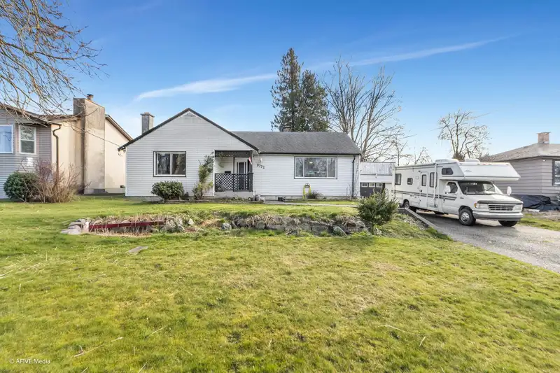 8772 BELLEVUE DRIVE - photo 3 of 29