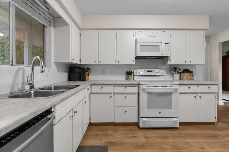 32864 CAPILANO PLACE - photo 2 of 35