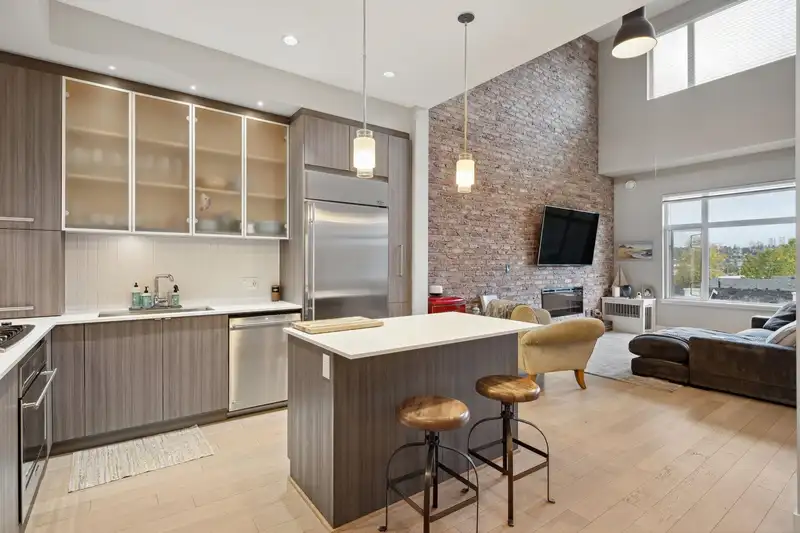 404 262 SALTER STREET - photo 1 of 38