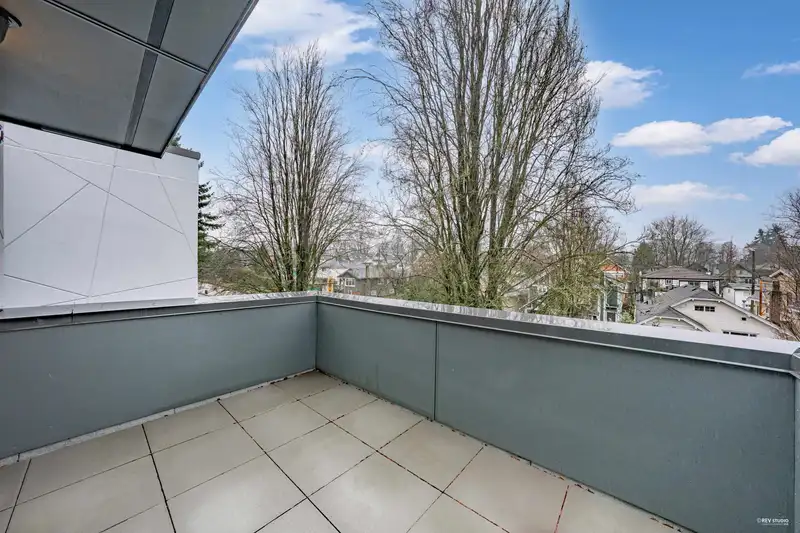2071 E 1ST AVENUE - photo 2 of 39
