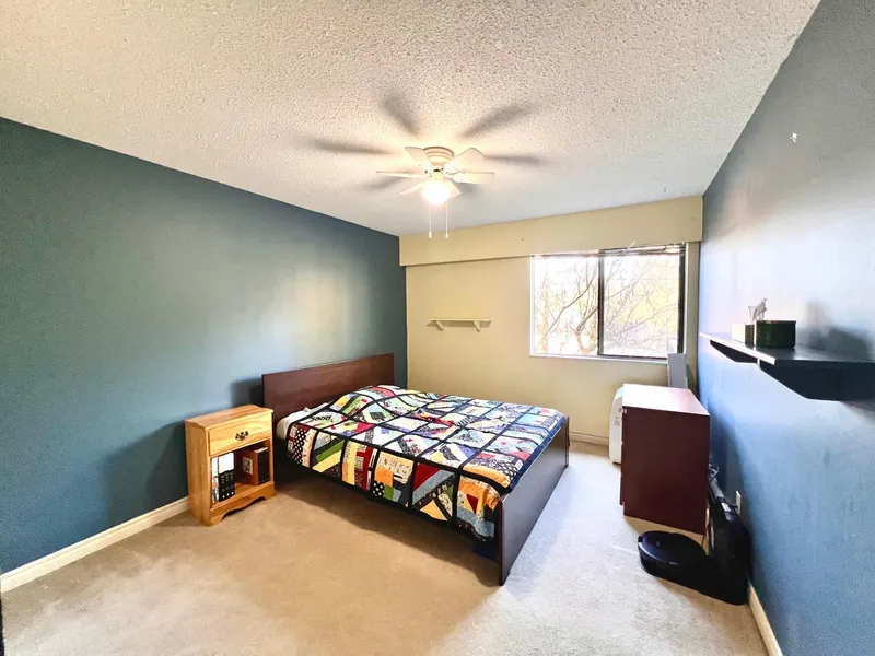 202 535 BLUE MOUNTAIN STREET - photo 3 of 17