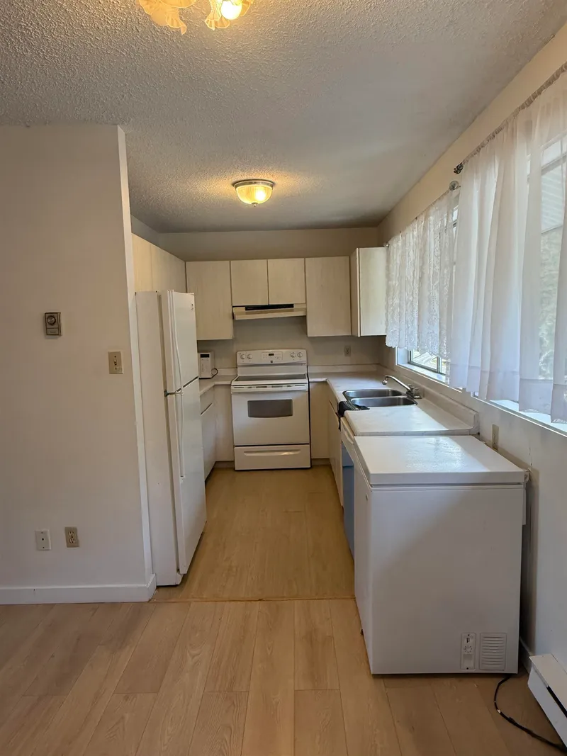 1924 HIGHVIEW PLACE - photo 4 of 10