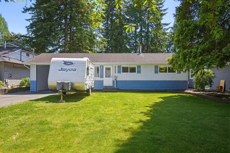 34458 KENT AVENUE - photo 3 of 37