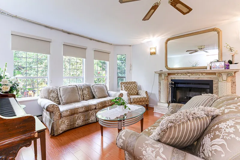 8006 CHESTER STREET - photo 2 of 25