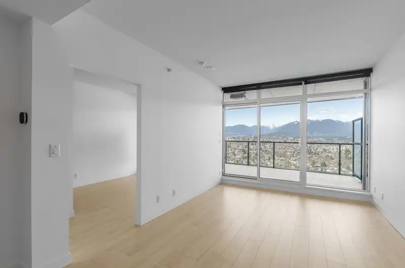 4204 4890 LOUGHEED HIGHWAY - photo 4 of 40