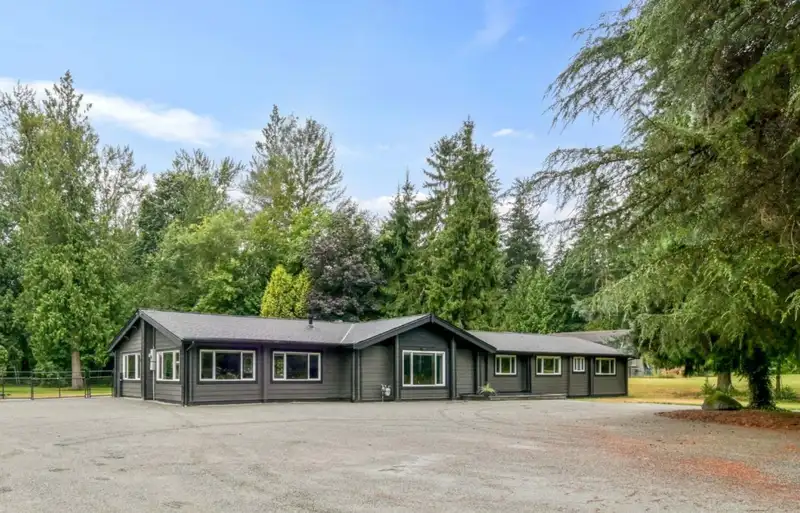 22948 132 AVENUE - photo 4 of 40