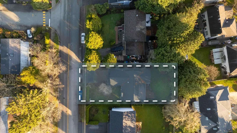 15930 20 AVENUE - photo 1 of 7