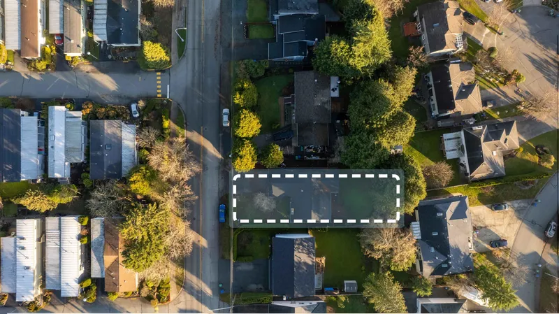 15930 20 AVENUE - photo 4 of 7