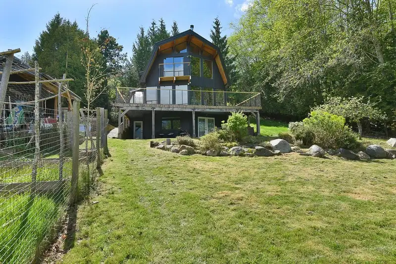 6318 N GALE AVENUE - photo 1 of 37