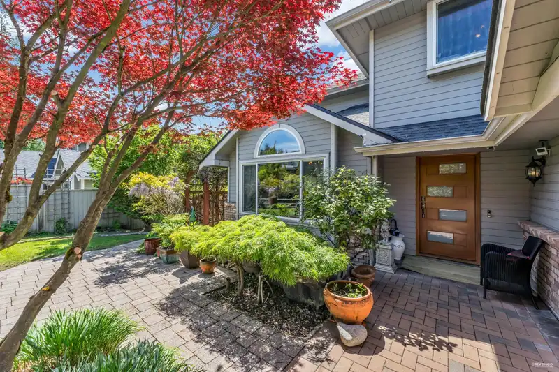 929 MELBOURNE AVENUE - photo 2 of 40