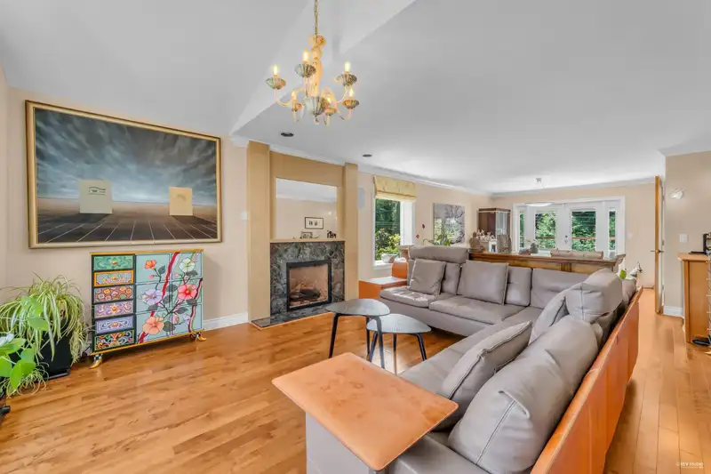 929 MELBOURNE AVENUE - photo 4 of 40