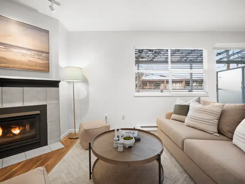 935 E 8TH AVENUE - photo 3 of 36