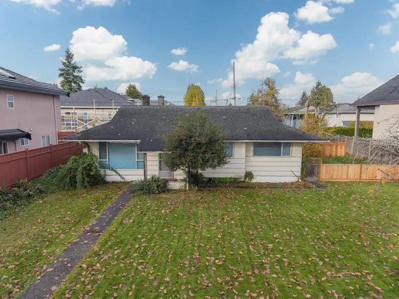 10891 MADDOCKS ROAD - photo 1 of 25