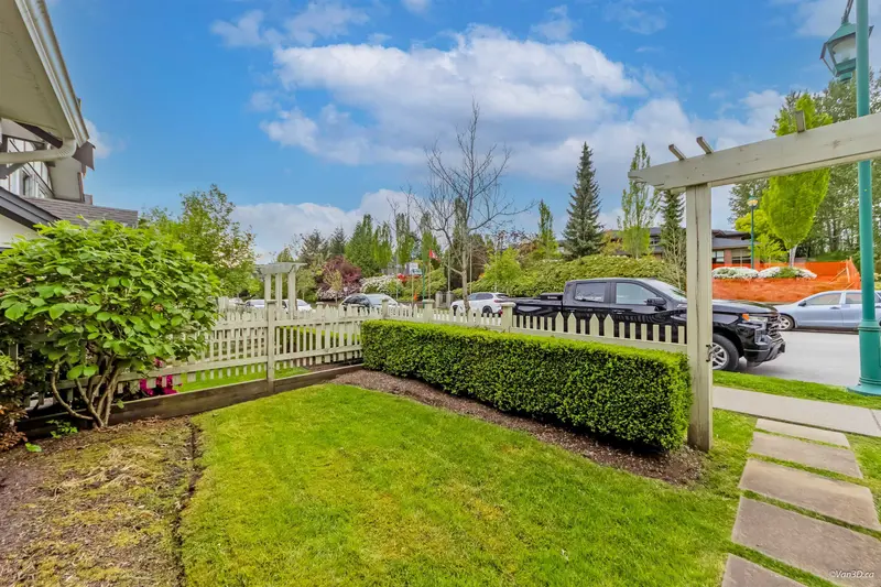 58 4401 BLAUSON BOULEVARD - photo 3 of 25