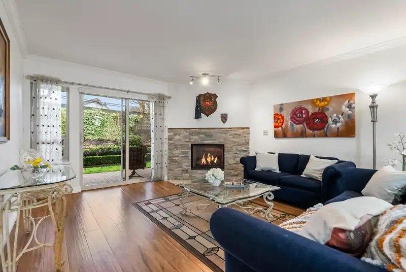 133 15153 98 AVENUE - photo 1 of 37