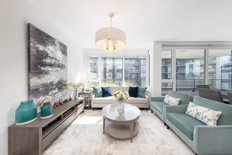 709 8160 MCMYN WAY - photo 2 of 25