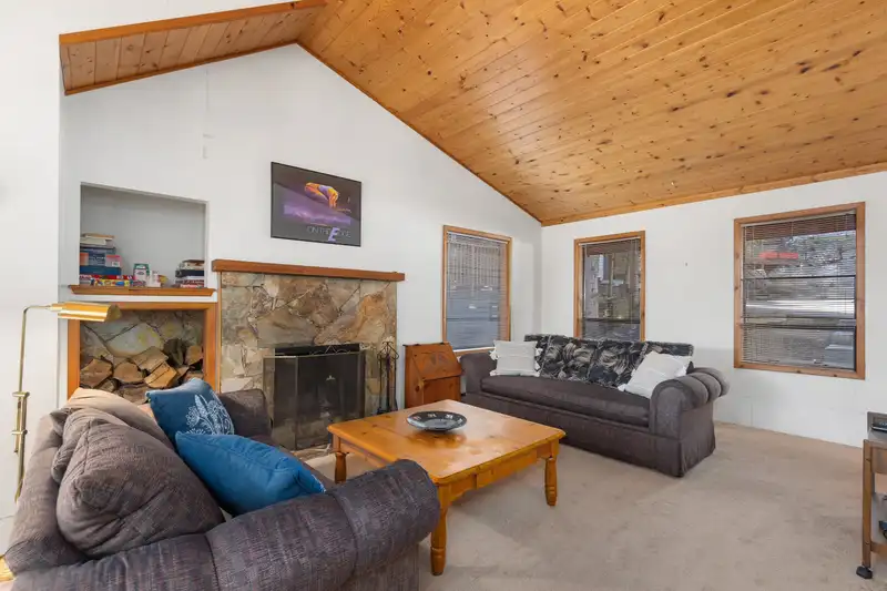 2732 SPROATT DRIVE - photo 2 of 29