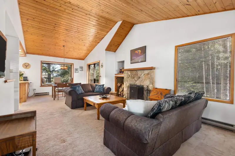 2732 SPROATT DRIVE - photo 4 of 29