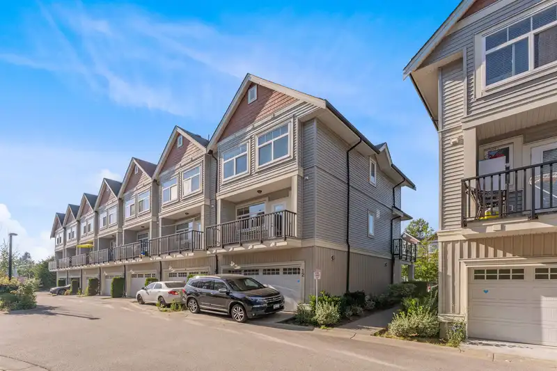 12 12092 70 AVENUE - photo 1 of 28