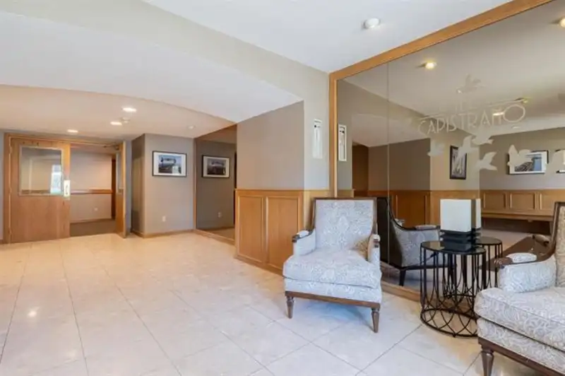 301 1441 BLACKWOOD STREET - photo 3 of 28