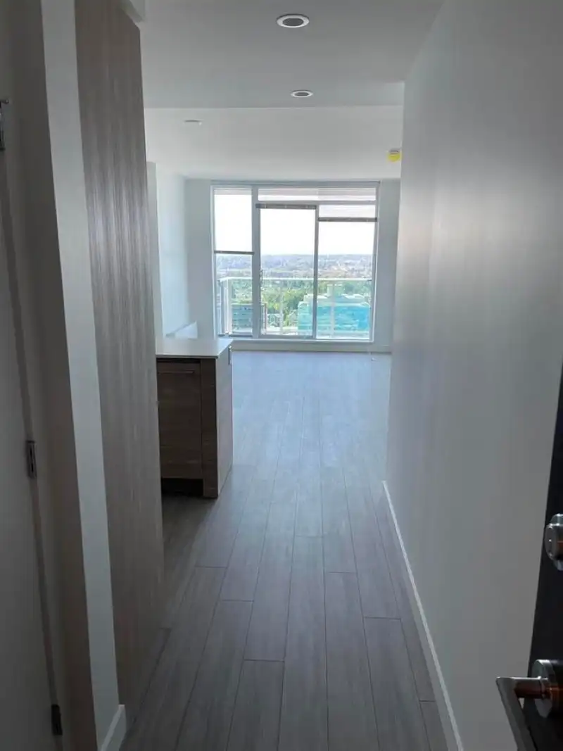 2502 13655 FRASER HIGHWAY - photo 3 of 12