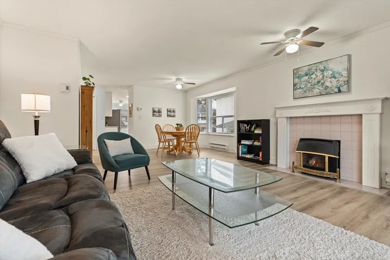 24 3380 GLADWIN ROAD - photo 2 of 25