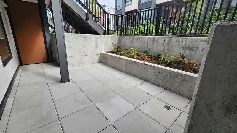 405 6085 IRMIN STREET - photo 3 of 8