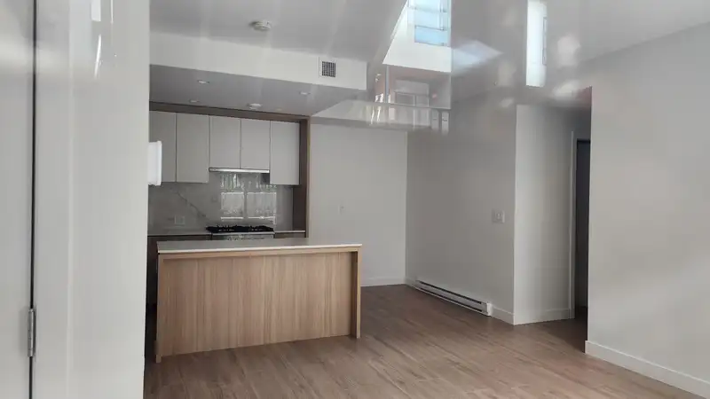405 6085 IRMIN STREET - photo 4 of 8