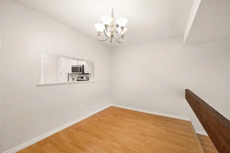 205 15282 19 AVENUE - photo 3 of 29