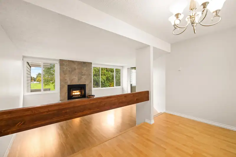 205 15282 19 AVENUE - photo 4 of 29
