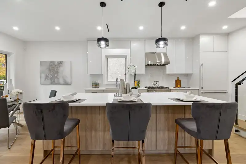 2721 W 7TH AVENUE - photo 3 of 20