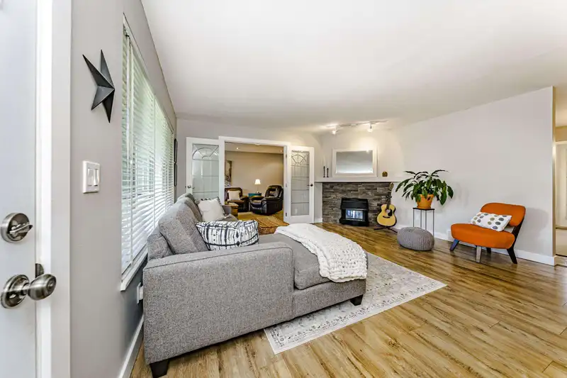 24815 118A AVENUE - photo 3 of 40