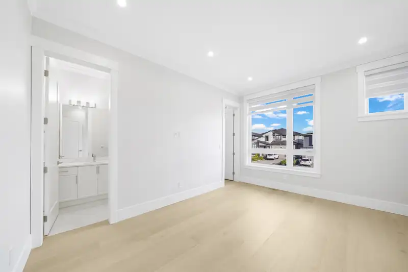 6923 205 STREET - photo 2 of 40