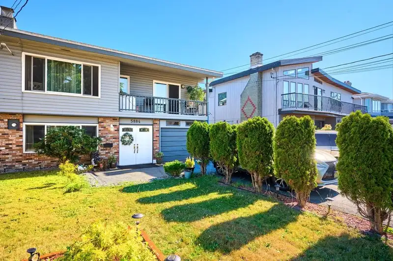 5884 48A AVENUE - photo 1 of 24