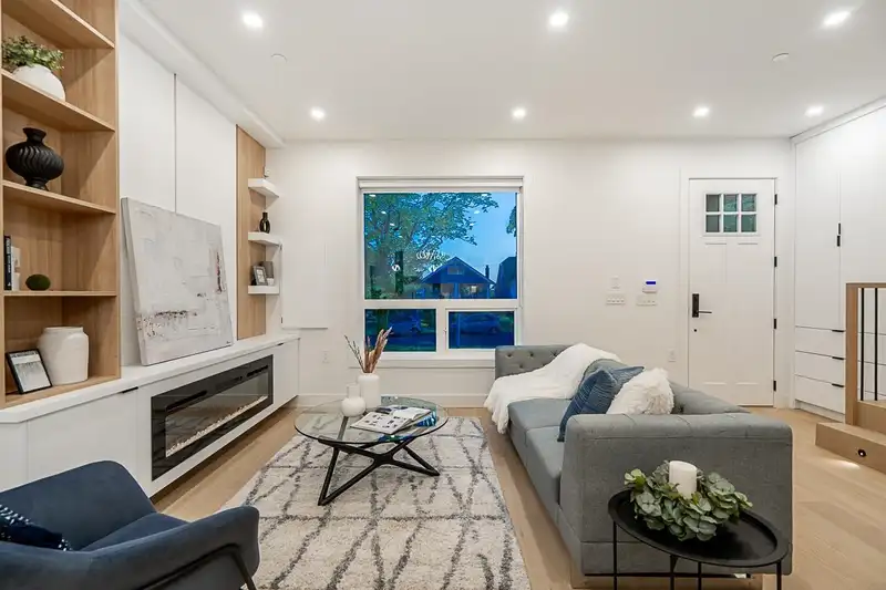 1 2715 E PENDER STREET - photo 2 of 37