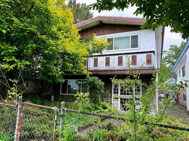 2320 E 1ST AVENUE - photo 2 of 3