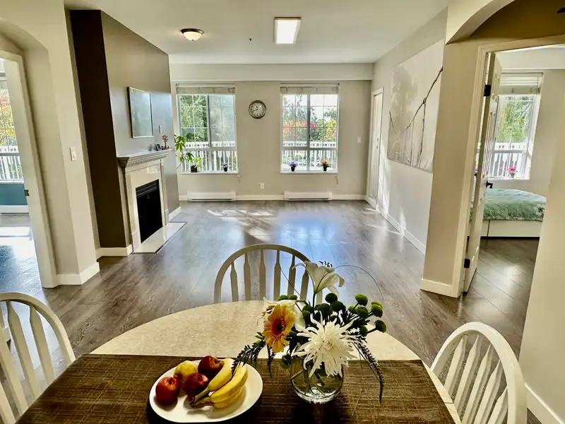 304 5835 HAMPTON PLACE - photo 4 of 28