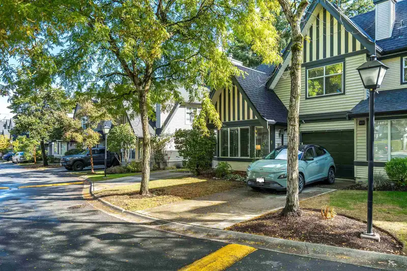 4 18883 65 AVENUE - photo 3 of 40