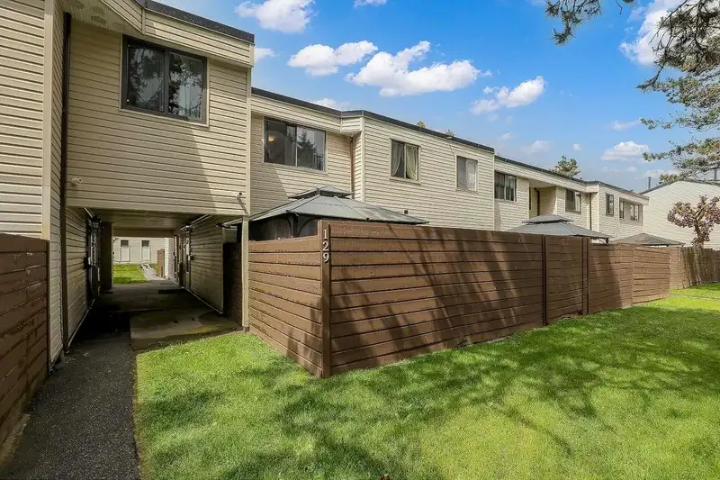 129 14165 104 AVENUE - photo 1 of 27